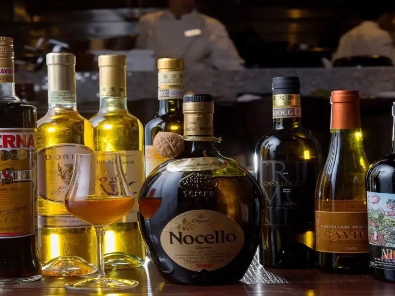 :飲み放題のドリンクは、ビール、ワイン、カクテル、ソフトドリンクと多彩な品揃え