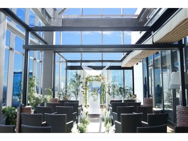 開放感あふれるテラスでの人前式が大人気!!