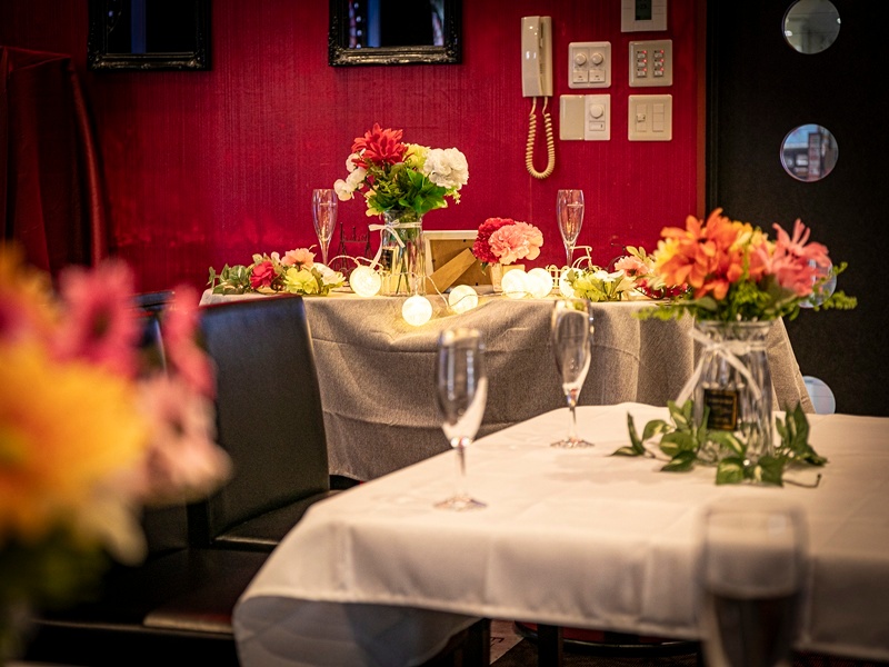 大人数での貸切パーティーも承ります!決起集会や打ち上げ、同窓会、結婚式二次会など、様々なシーンでぜひご利用ください。