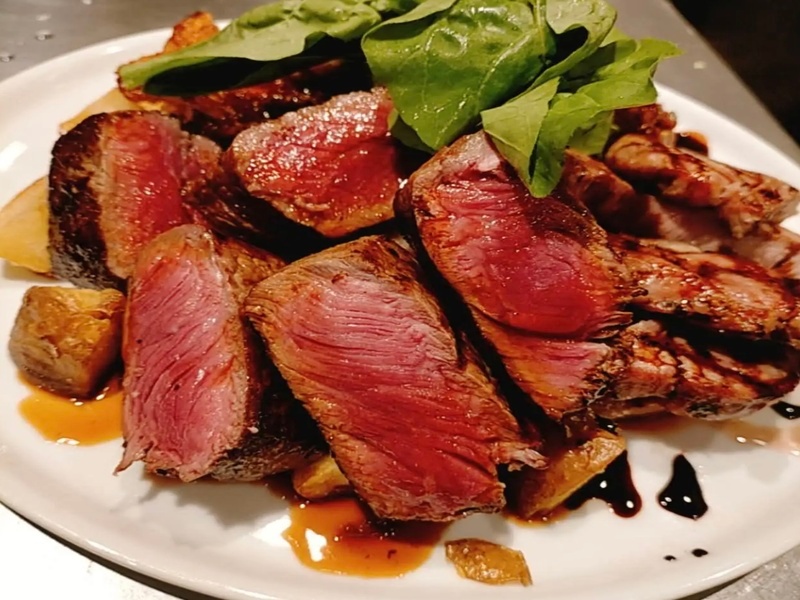 夜カルネミスト飲み放題付きグレードアップ】メインはお肉3種の盛り合わせ!飲み放題ゆったり150分(LO2H)