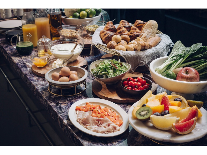 京都の食材を中心に、旬を大切にした“farm to table”がテーマ。素材本来の味を活かしたシンプルかつ洗練された調理で、ジャンルにとらわれない自由な発想の料理を提供。