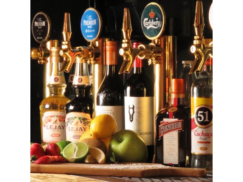 ドリンクはセルフサービスで飲み放題！