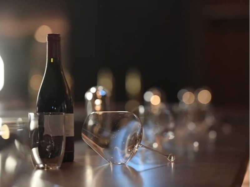 スパークリングからフルボディまで多彩なワイン。松阪牛・近江牛との相性を考え抜いた贅沢な飲み放題プランです。