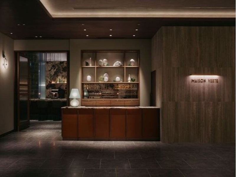 大阪駅から徒歩4分の好立地、ホテル阪急グランレスパイア大阪 5階にあるMAISON VERTE(メゾンヴェルテ)