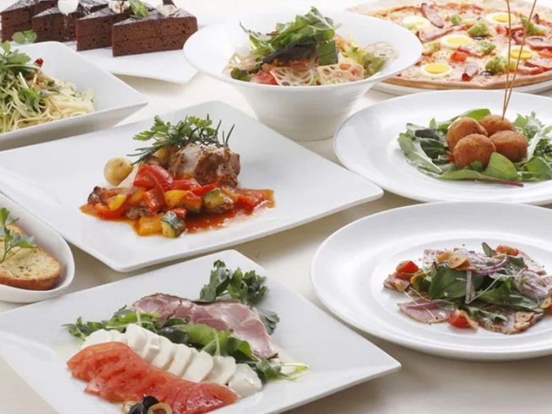 【30種類以上の豊富なドリンク】お食事8品+飲み放題付きシンプルプラン