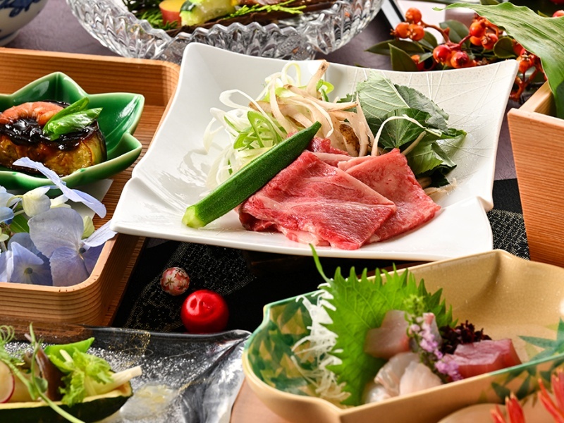 地産地消にこだわり、丁寧に調理した郷土会席。
素材の味を大切にした優しい味わいをご堪能ください。