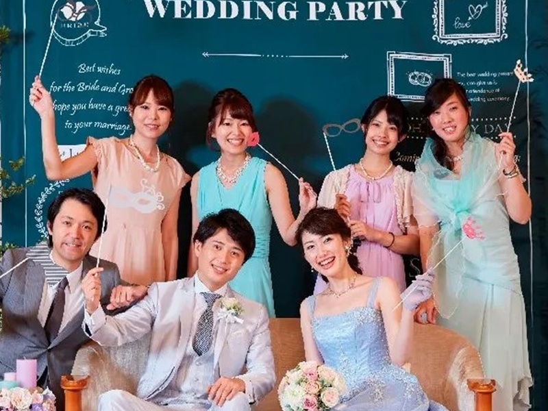 駅徒歩1分のアクセス抜群会場での2次会は、招待ゲストにも大好評！色々なウエディングアイテムを使ってパーティを盛り上げてみて！！