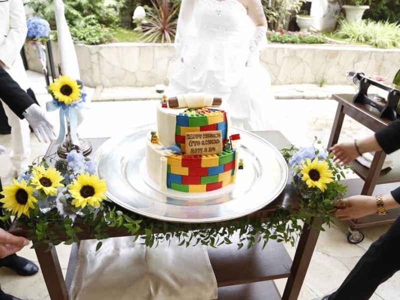 自分らしさが溢れるオリジナルウエディングケーキ
可愛いケーキ　おもしろいケーキ　キャラクターケーキ世界に一つだけの　お二人らしいオリジナルウエディングケーキ♪
自由にお二人らしさを表現して下さい