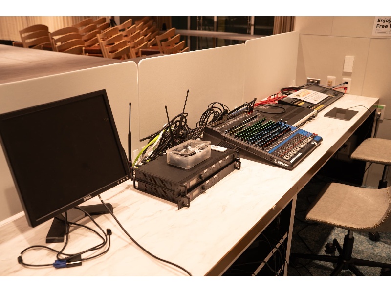 【音響・照明ブース】