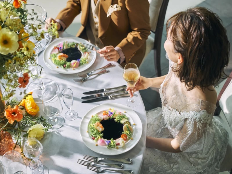 当館自慢のDS（ドリームスタッフ）が演出を盛り上げます。サプライズや個性豊かなイベントで、ゲスト全員を笑顔にする空間づくりを実現します。