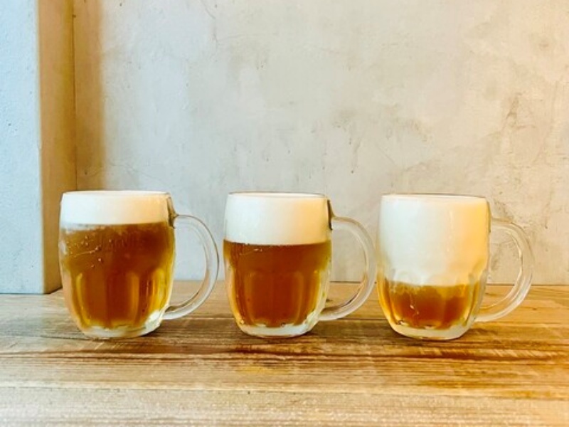 3種類の注ぎ方で楽しめるチェコの「ピルスナーウルケル」の生ビールをご用意!通常の泡量、半々の泡量で炭酸を弱く滑らかに、全部泡で濃厚に滑らかに…お好みの注ぎ方でお楽しみください。