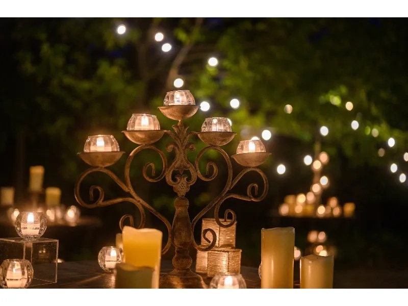 夜の時間帯はキャンドルコーディネートで空間演出