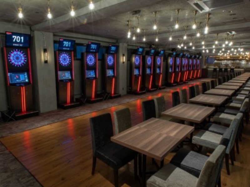 【メインフロア】
人数:~120名様
19時迄チャージ料無料