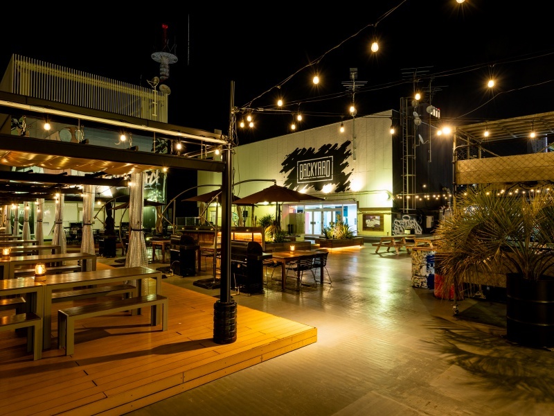 横浜エリアでひときわ目を引くユニークな会場。食・音・空間が一体となったパーティーを、あなたらしくプロデュースできます