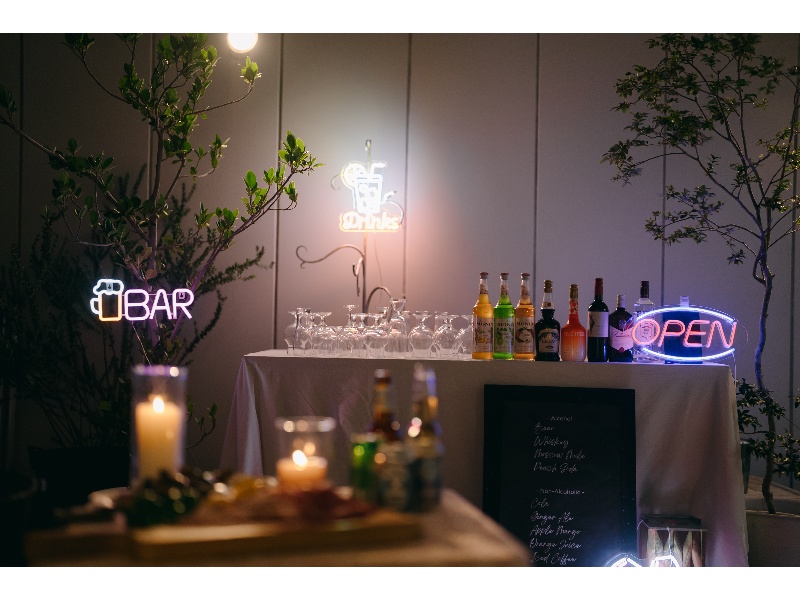 屋外バーカウンターも人気