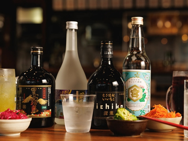 焼酎
「金宮」「いいちこ深薫」「黒霧島」「鍛高譚」
ボトルセットございます♪