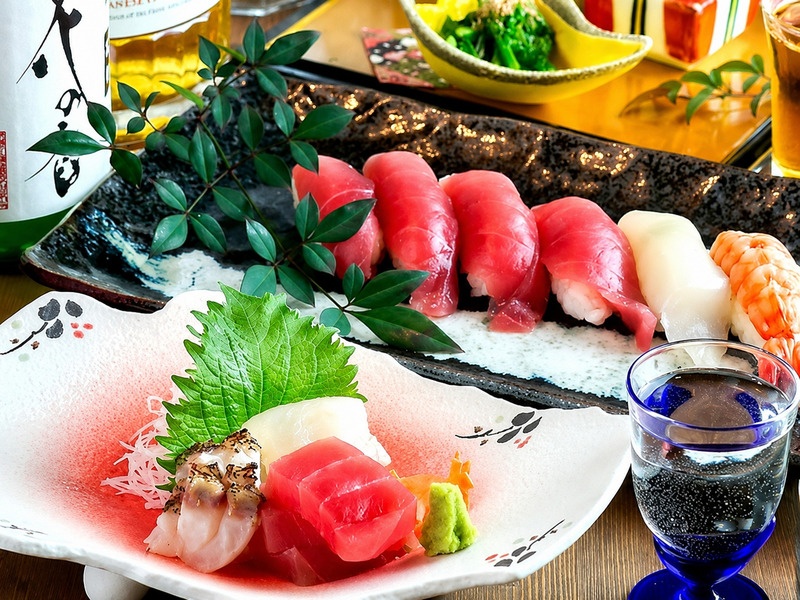 【お料理】
手間を惜しまないこだわりの料理で、心温まる時間をお過ごしください。