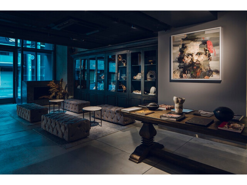 ラウンジ感覚でくつろげる上質空間。アートとインテリアが融合した空間で、記憶に残るイベントを実現します。