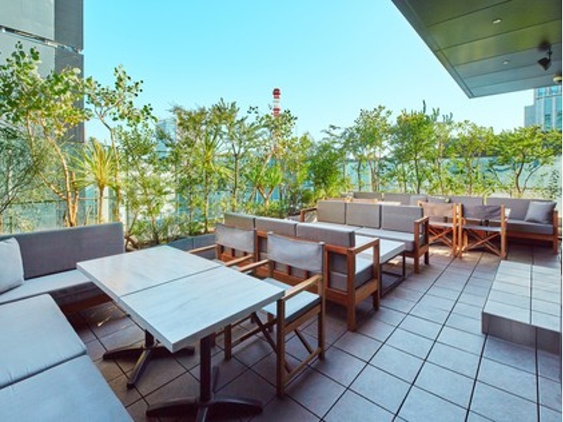 開放感抜群！銀座の空を感じる特等席で最高の宴会を演出。