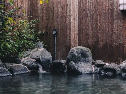 【温泉】
心ほどける露天風呂