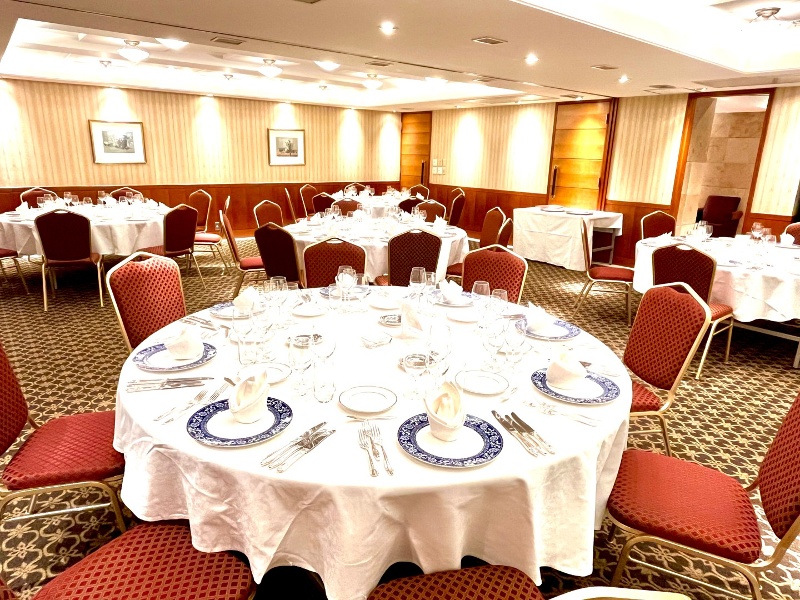 完全個室の空間で、特別なひと時をお手伝いいたします。