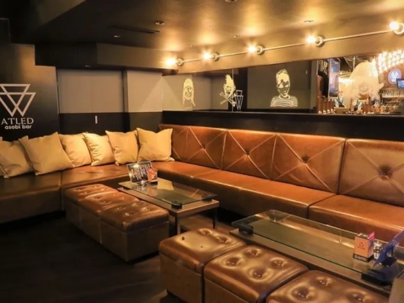 【ゆったりくつろげるソファー席】店内は広々とした空間でソファー席も完備★小規模から中規模まで対応可能です。