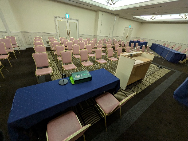 2F会議室ローズ シアター一覧