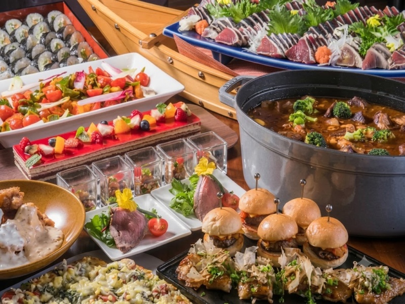 【ビュッフェ(例)】
和食・洋食・中華から選べるコースや、飲み放題付きのパーティープランなど、用途に応じて柔軟に対応可能です。