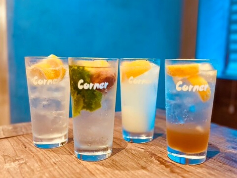 お食事は軽めにお酒はしっかり楽しめるプランなどのご用意もございます。人数やコース内容についてなど、ご希望ございましたらお気軽にご連絡くださいませ。ご相談承ります!