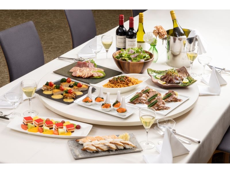 卓上盛り合わせ料理一例