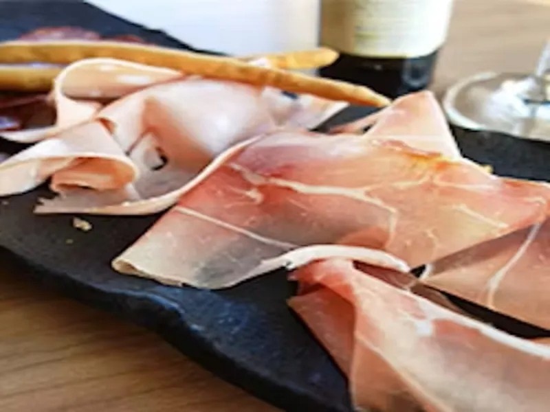 こだわりの生ハムをはじめ当店ならではの「食の幸せ」をご提供