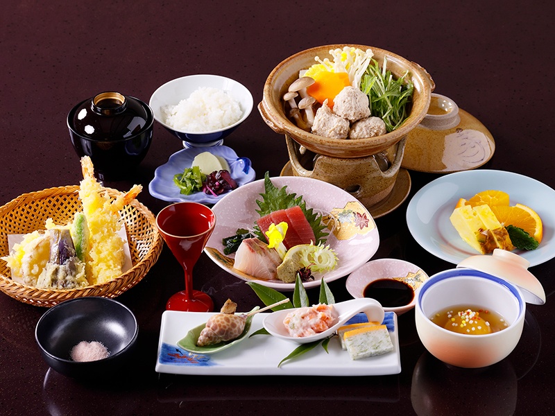 【会席】新月コース7,000円　小鍋は大和肉鶏のつみれ団子