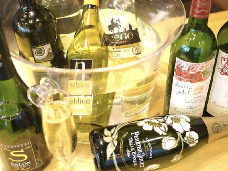 ワインにこだわり有★時間無制限単品飲み放題！