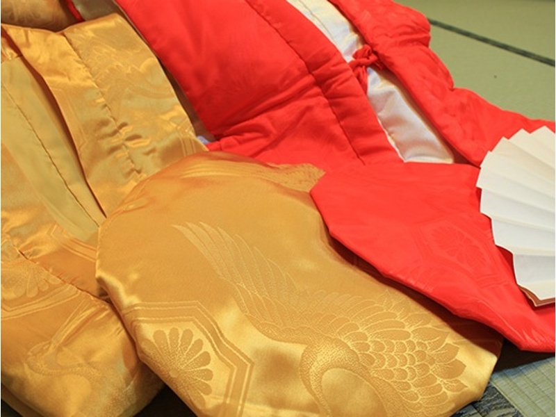 還暦祝いなどの長寿祝いに、座布団・ちゃんちゃんこを無料貸出いたします。