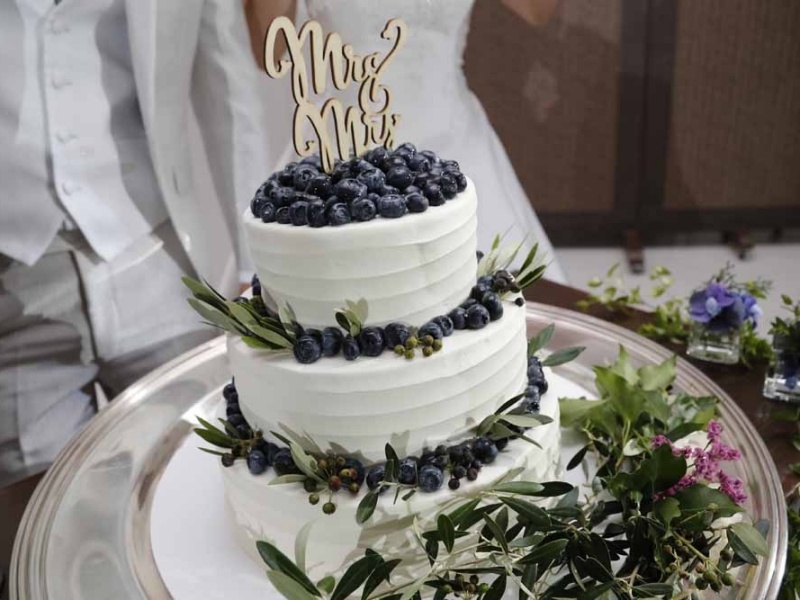 自分らしさが溢れるオリジナルウエディングケーキ
可愛いケーキ　おもしろいケーキ　キャラクターケーキ世界に一つだけの　お二人らしいオリジナルウエディングケーキ♪
自由にお二人らしさを表現して下さい