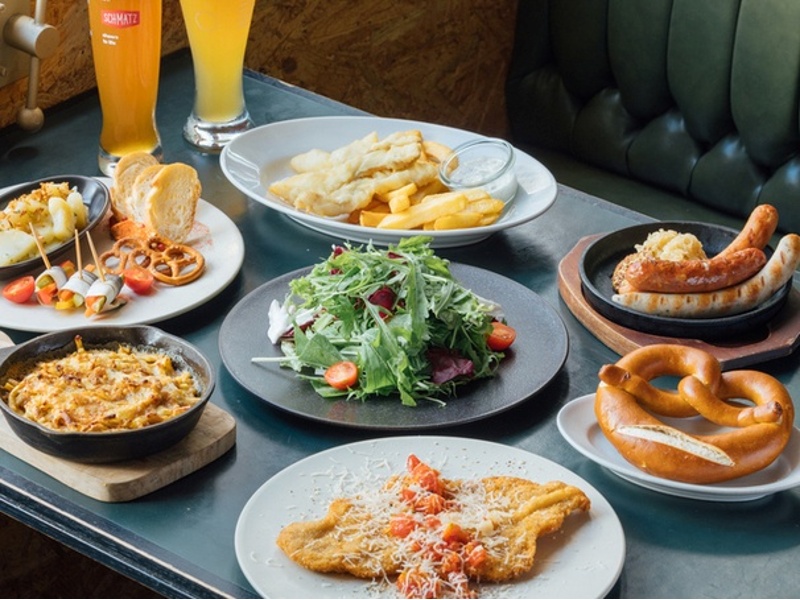 宴会コースには本格ドイツ料理が全9品以上ずらりと勢揃い。食べごたえ十分なメニューが揃い、お腹も心も大満足の宴会をお約束します。