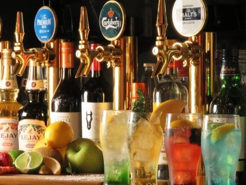アルコール飲み放題！ビール・ワイン・カクテル・ハイボールなど種類豊富でゲストも楽しめます。