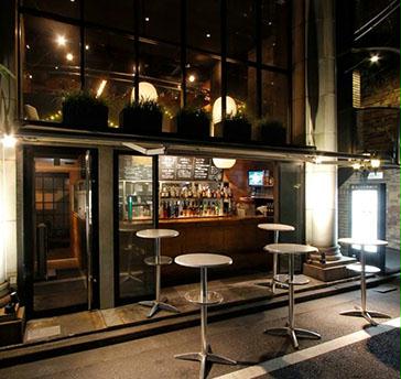 東銀座・歌舞伎座徒歩１分の１軒家レストラン。５つのフロアに分かれており、雰囲気に合わせて楽しむことができる