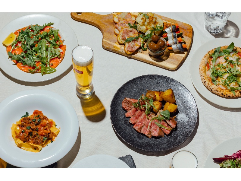 【2Hプレミアム飲み放題付き】プレミアムコース7000円！<選べる窯焼きピッツァや牛サーロイングリル、パスタなど／全10品>