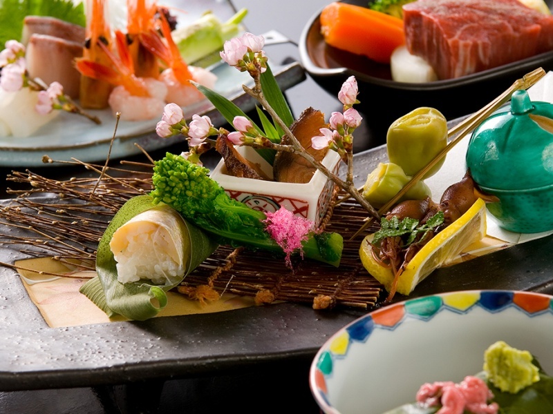 地産地消にこだわり、丁寧に調理した郷土会席。
素材の味を大切にした優しい味わいをご堪能ください。