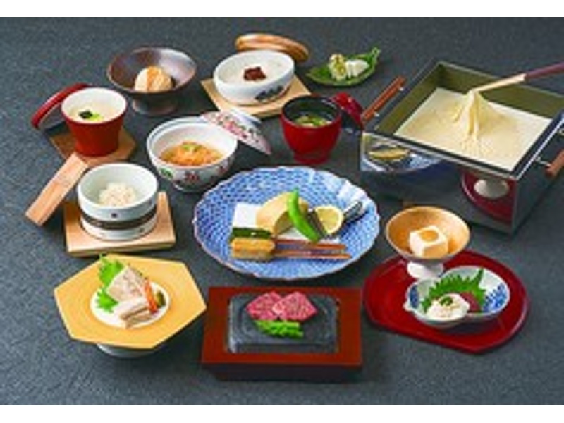 【梅の花懐石_極 -きわみ-】黒毛和牛 又は 銀だらの西京焼きが選べる懐石　◇6100円(税込)