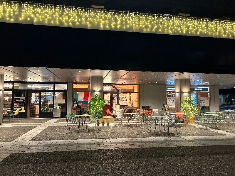 店舗外観(夜景)
貸切ではテラス席もご利用いただけます
クリスマスシーズンはイルミネーションも
