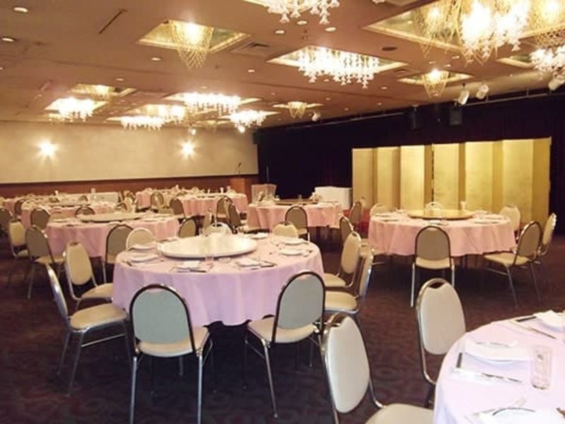 【宴会場】6F：芙蓉の間
結婚式二次会や1.5次会にご利用いただける2次会プランをご用意しております。