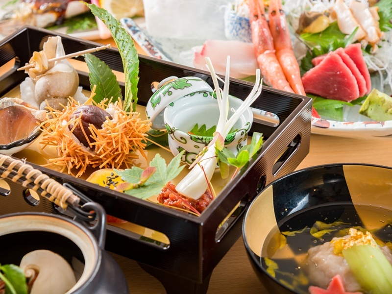 地産地消にこだわり、丁寧に調理した郷土会席。
素材の味を大切にした優しい味わいをご堪能ください。