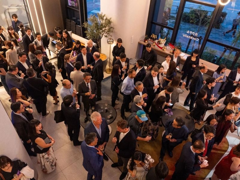 150名まで収容可能なダイニング。