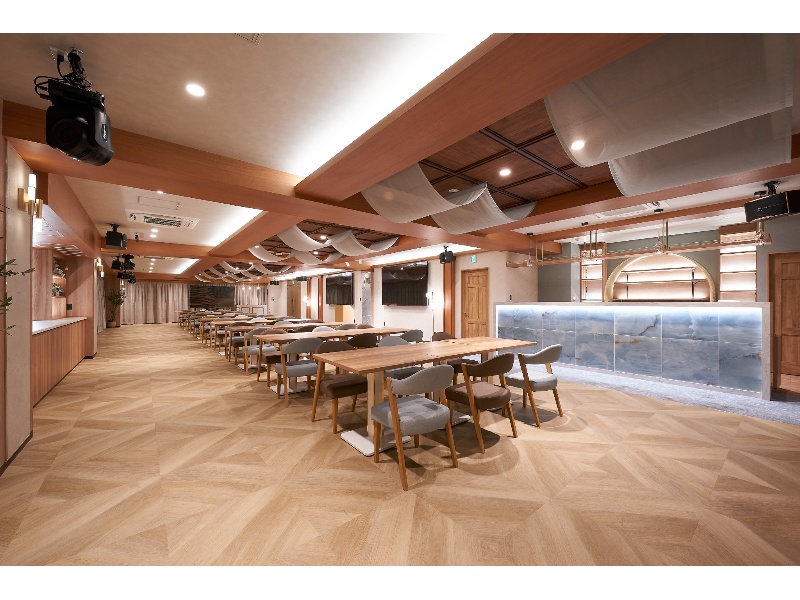 【メインフロア - 島型レイアウト】- グレイドパーク 新橋駅前7F（銀座口）