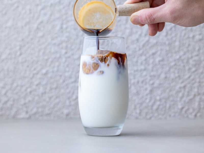 丁寧に抽出したコーヒーを合わせた プロが作る1杯
