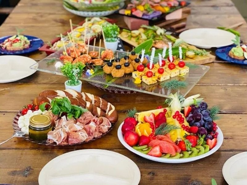 人気No.1【1.5次会にも】ボリューム満点★ビュッフェプラン・デザート付き