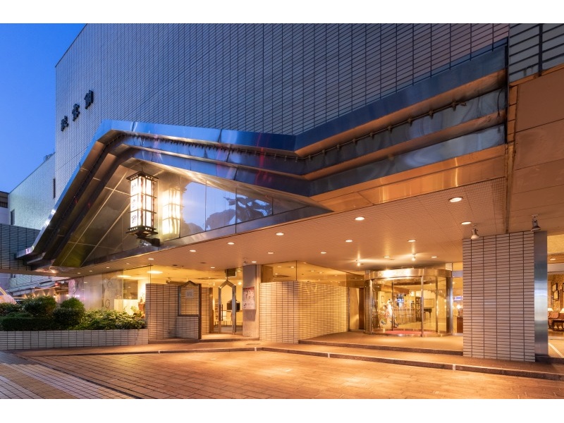 シャトレーゼホテル談露館
お菓子のシャトレーゼが運営するお菓子をコンセプトにしたシティー型ホテルです。主なサービスとして、ホテルをご利用のお客様は無料のアイスコナーで食べ放題のサービスが受けられるお菓子の会社ならではのホテルです。