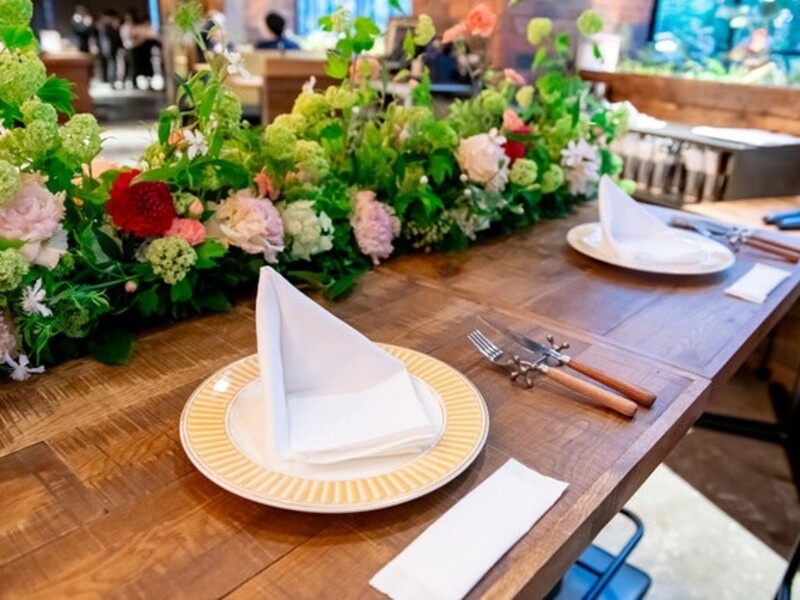【会場】
アクセス抜群のDining & Bar LAVAROCK 神谷町。
遠方からのゲストも安心できる会場です。